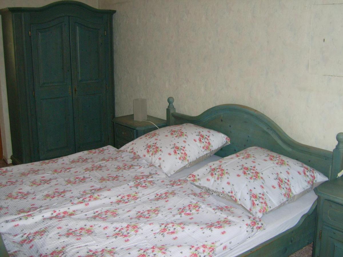 Gasthaus Zur Traube Hatzenport Экстерьер фото
